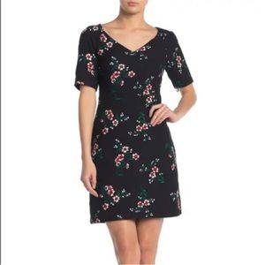 NWT - Draper James black floral v-neck dress - Size 6 🌺